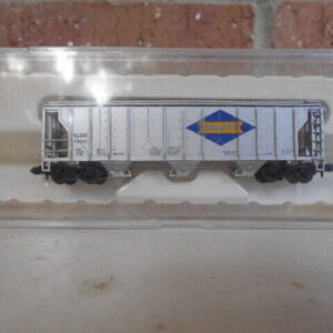 Con Cor N Scale Trough Roof 3 Bay Covered Hopper Equity Grains #0001001953