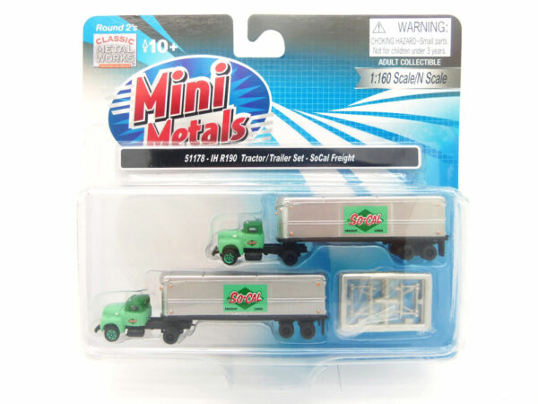 Classic Metal Works #51178 IH R-190 Tractor/Trailer Set, Strickland - Image 2