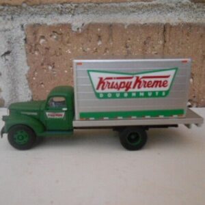 CLASSIC METAL WORKS HO Scale 41/46 Chevrolet Krispy Kreme Box Truck #30320