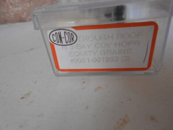 Con Cor N Scale Trough Roof 3 Bay Covered Hopper Equity Grains #0001001953 - Image 3