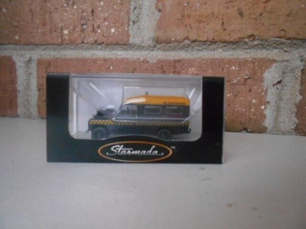 Brekina HO Scale Land Rover HM Coastguard (Marine Rescue) Black/Yellow #7670