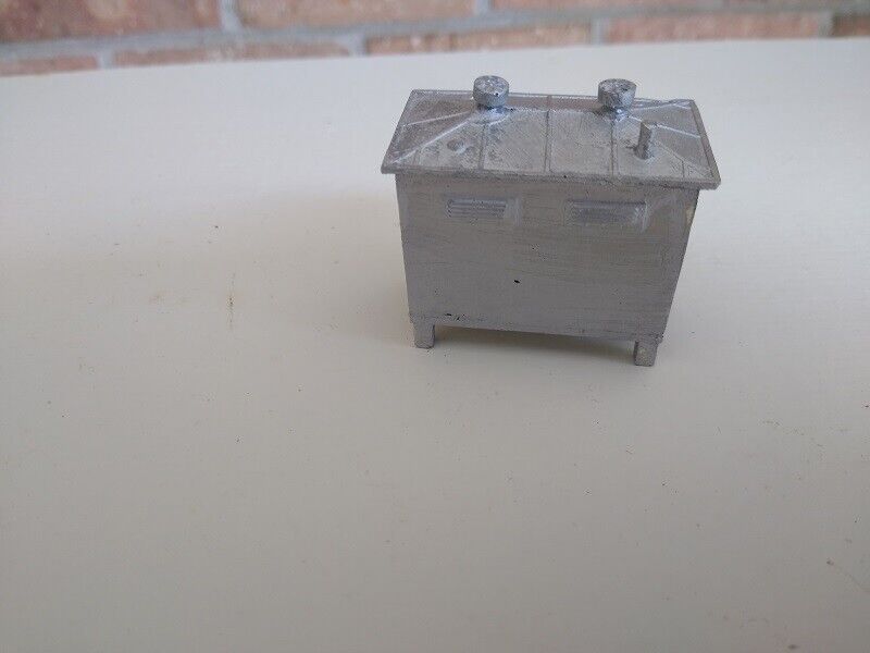 HO Scale Accessories Highly Detailed Track Side Elec. Building #10026-Silver - Image 9