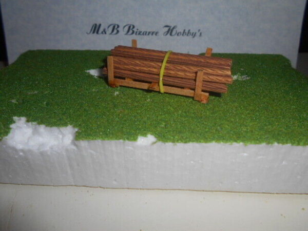 #5002 M&B HO Scale Pallet Of Logs Stack - Image 2