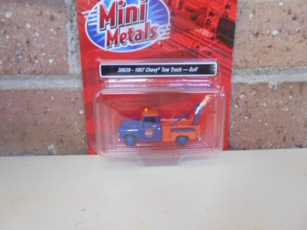 Classic Metal Works #30639 HO Scale 1957 Chevy Toe Truck GULF { Blue & Orange }
