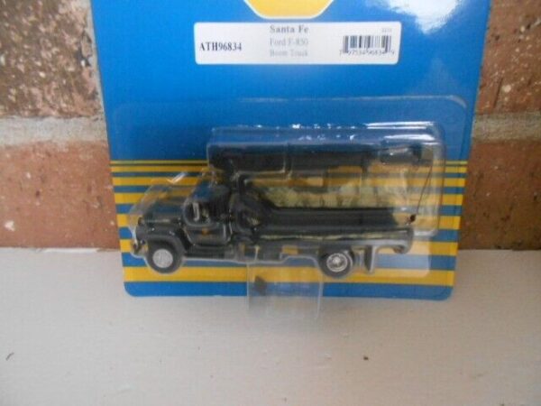 Athearn Ford F-850 Santa Fe Boom Truck Yellow HO Scale #96834 - Image 3