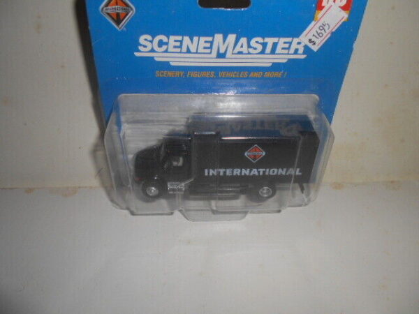 Scene Master International 4300 Single Axle Box Van #949-11292 - Image 3