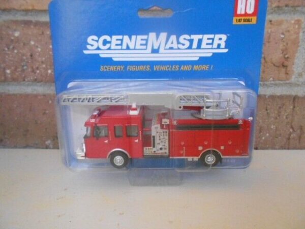 HO Scale Walthers Scene Master 949-13801 Heavy-Duty Fire Department Ladder Truck