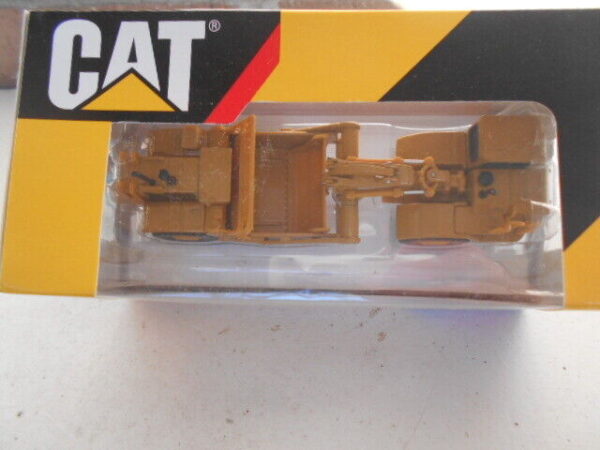 Norscot HO Scale Cat 627G Wheel Tractor Scraper #55134 - Image 3