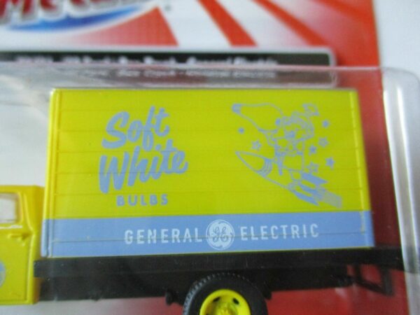 CLASSIC METAL WORKS HO '60 BOX TRUCK - General Electric Lamps - 30484 - Image 3