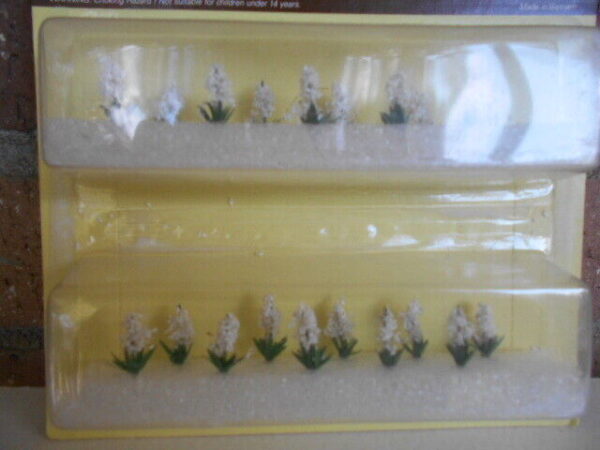 MP Scenery Products item #70031 HO Yuccas Plants 20/PK 3/4" - Image 4