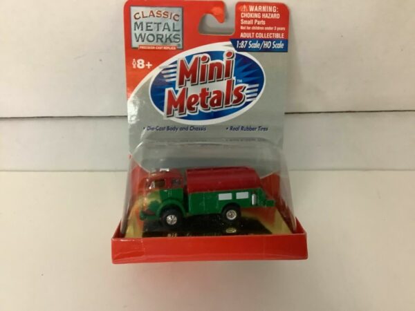 CLASSIC METAL WORKS HO Scale 53' White 3000 Fuel Delivery Truck #30112 R/G - Image 2