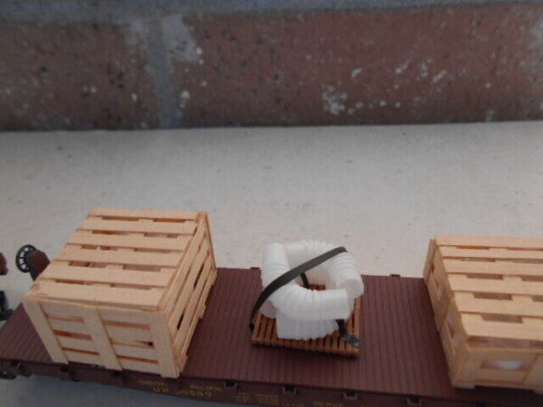 M&B Bizarre and Hobby's Pipe Load With 3 Hand Made  Crates HO Scale #CR1000 (Copy) - Image 3
