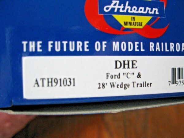 Athearn DHE Ford "C" & 28' Wedge Trailer Item #ATH91031 - Image 19