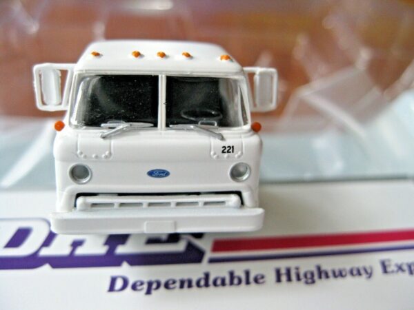 Athearn DHE Ford "C" & 28' Wedge Trailer Item #ATH91031 - Image 20