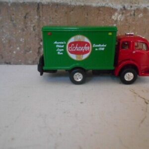 CLASSIC METAL WORKS HO Scale 53 White 3000 Scharfer Beer Delivery Truck #30111