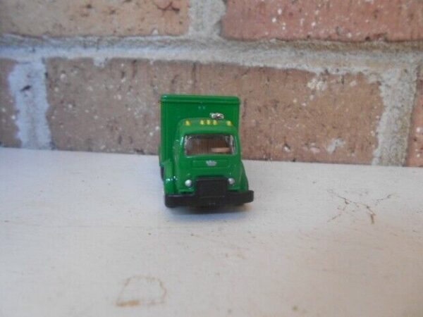 CLASSIC METAL WORKS HO Scale 53 White 3000 Chief Beer Delivery Truck #30111 - Image 3