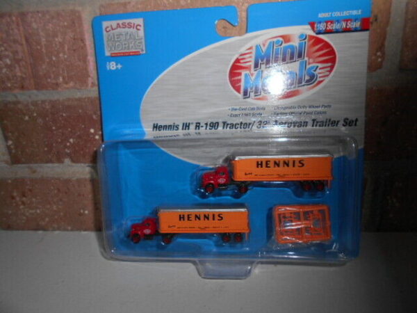 Classic Metal Works  #51101 Hennis IH R190 Tractor/32' AeroVan Trailer Sets