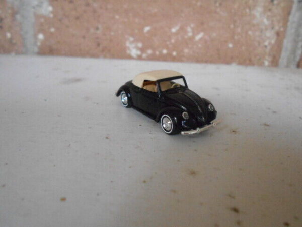 Busch HO Scale VW Hebmuller Cabrio Black & Tan #46706 - Image 4