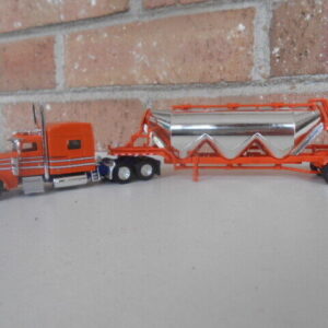 Truck N' Stuff HO Scale Peterbilt Tractor 389 & Pneumatic Tank Trailers #48112
