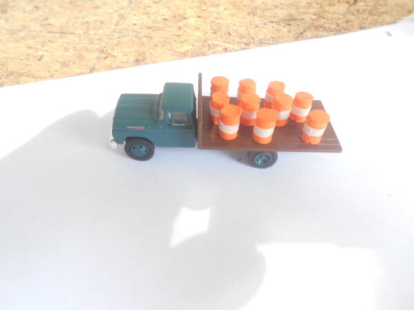M&B Customized Orange & White Barrels HO Scale #1022 - Image 3