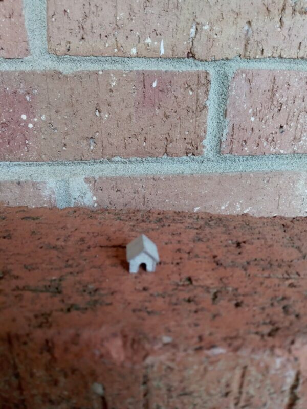 HO Scale Accessories Dog Houses (2 Per Pack) #388