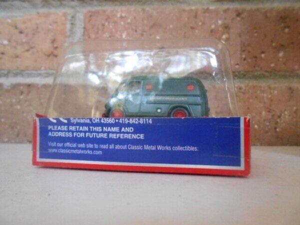 CLASSIC METAL WORKS HO Scale Metro Delivery Truck Railway Express Agency #30118 - Image 3