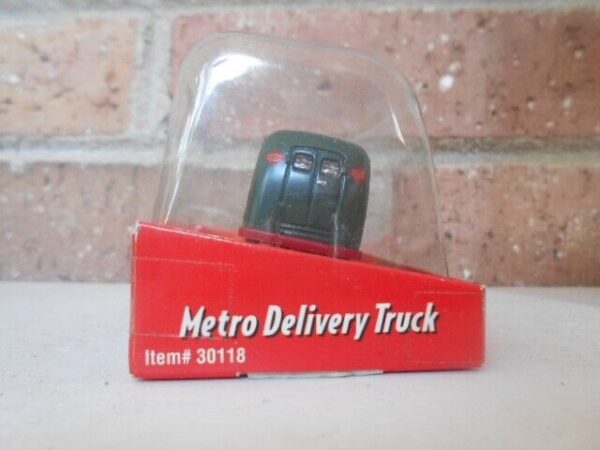 CLASSIC METAL WORKS HO Scale Metro Delivery Truck Railway Express Agency #30118 - Image 4