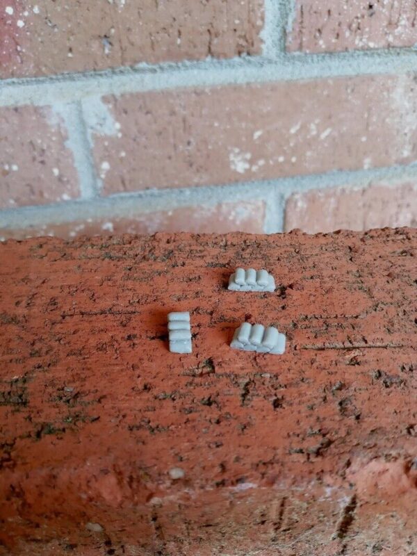 #2018 N Scale Accessories Detailed Sand Bags (3 Per Pack)