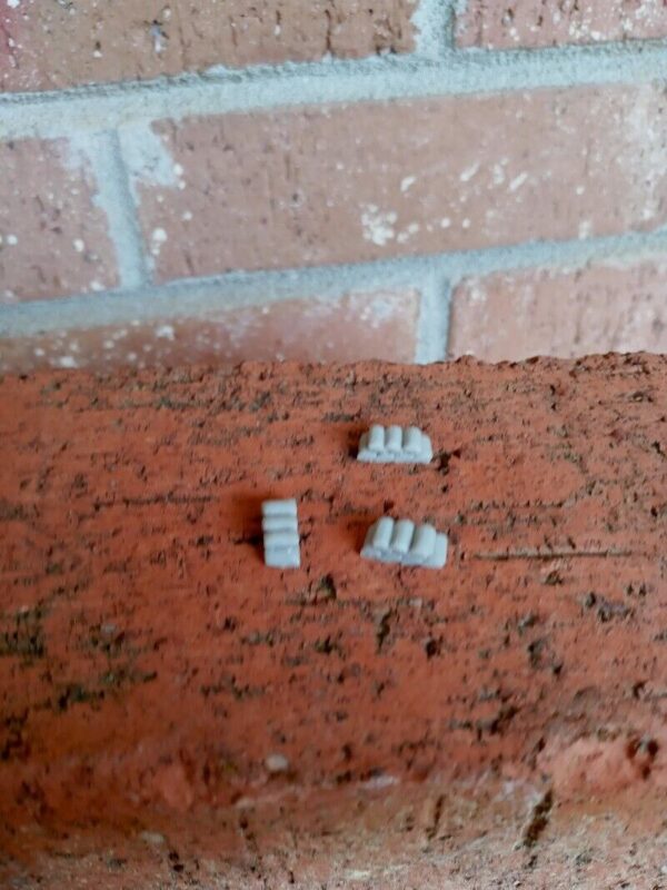 #2018 N Scale Accessories Detailed Sand Bags (3 Per Pack) - Image 2