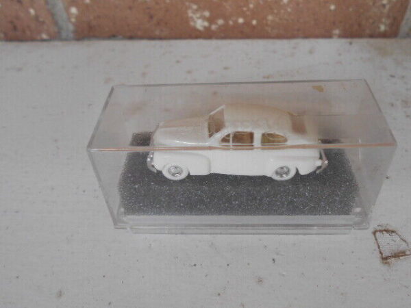 Praline HO Scale Volvo 544 Model White #3904 - Image 2