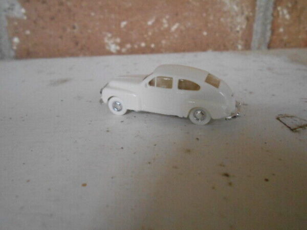 Praline HO Scale Volvo 544 Model White #3904 - Image 3