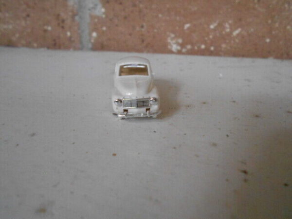 Praline HO Scale Volvo 544 Model White #3904 - Image 5