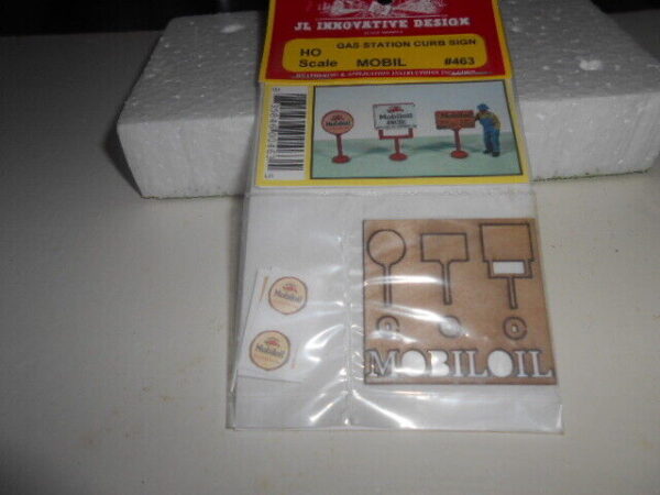 HO Scale Innovative Designs  Detail 3 Gas Station Curb Signs Mobil #463 - Image 2