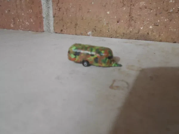 M&B Bizarre #5003 N Scale 2 Wheels Camouflage Camper - Image 8