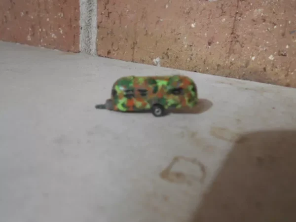 M&B Bizarre #5003 N Scale 2 Wheels Camouflage Camper - Image 9