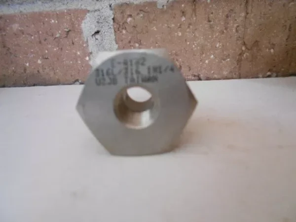 1" x 1/4" GAV Reducer Bushing 316 Stainless Steel Fitting Class 3000 M x F NPT - Image 2
