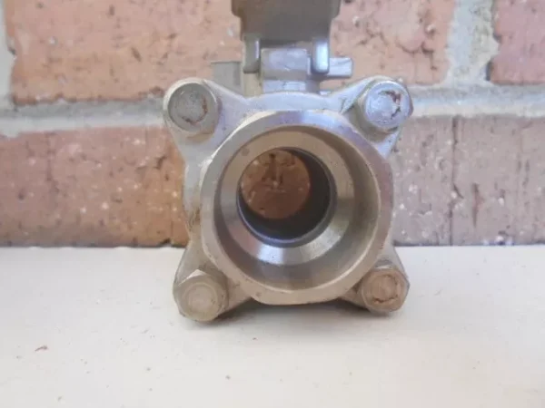 1" Socket Weld End Ball Valve Stainless Steel 316 Full Port 1000 WOG w. Lock - Image 3