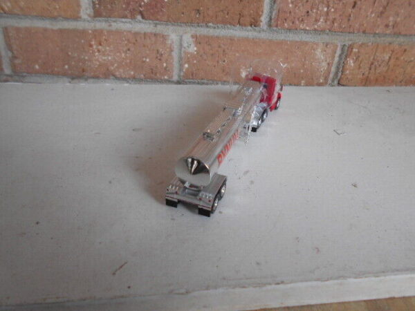 Truck N' Stuff HO Scale Cox Peterbilt Tractor 579 & Tanker Trailers #400696 - Image 4
