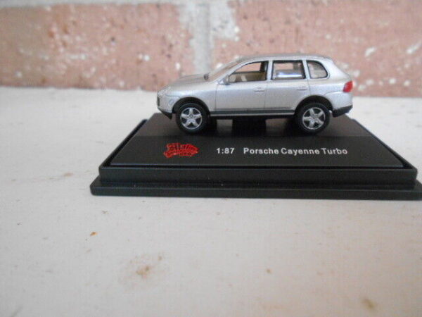 Mailbu Interational Porche Cayenne Turbo #00340 Silver - Image 6