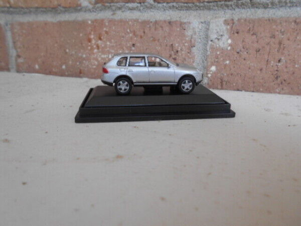 Mailbu Interational Porche Cayenne Turbo #00340 Silver - Image 4