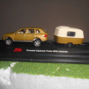 Mailbu Interational Porsche CayenneTurbo With Caravan #060073-PG