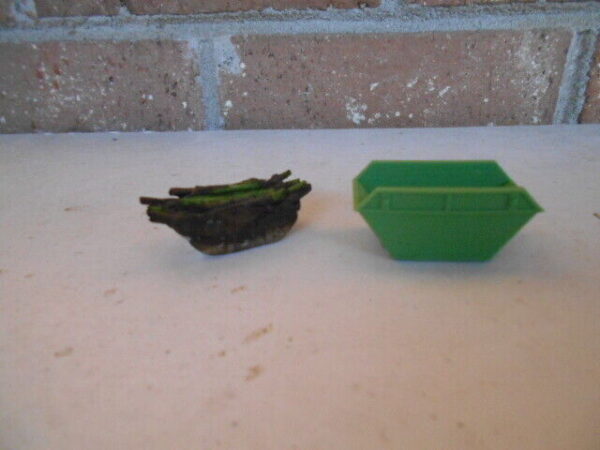 Trash Dumper With Wood Inside HO Scale #95071