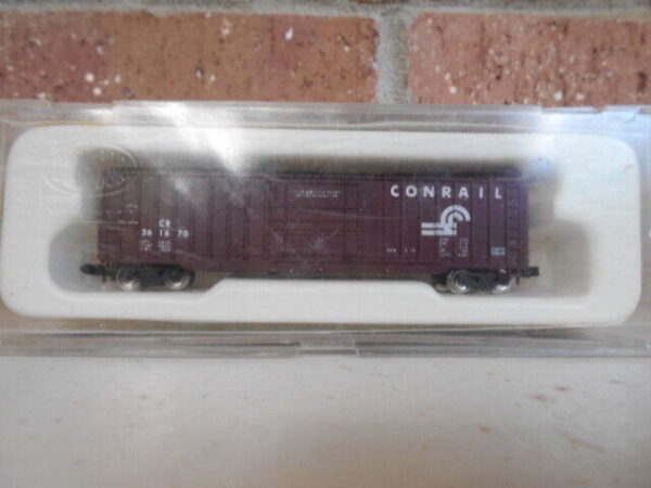 Con Cor N Scale 50' Rib Side Boxcar {Conrail}  #001147102