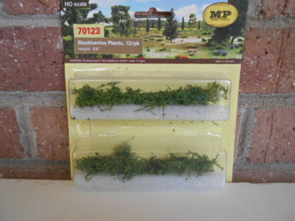 MP Scenery Products item #70123 HO Blackberries Plants 12/PK 5/8"