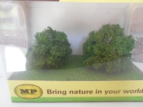 MP Scenery Products Item #70507 HO Scale Premiun Oak Trees 3'' to 4''