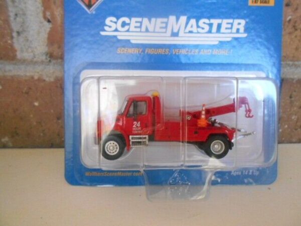 HO Scale Walthers Scene Master 949-11531 International Toe Truck Red