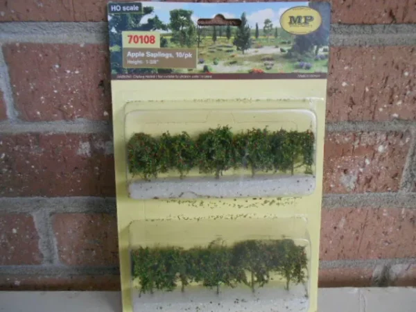 MP Scenery Products Item  #70108 HO Scale Apple Saplings 10/pk Height 1-3/8"