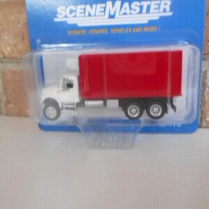 HO Scale Scene Master 949-11391 International (R) 4900 2 Axle Refrigerater Van