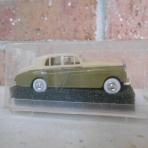 Praline/Busch #84402 HO Scale Bentley Serie 2