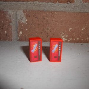 #1011 HO Scale Accessories 1960-1980 Orange Sunkist Machines (2 Per Pack)